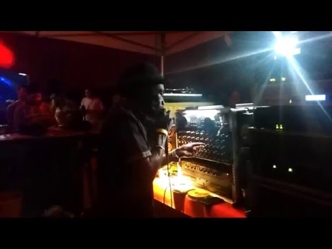 aba shanti playing prince david (moa anbessa)_ habesha dubplate@ on thunder of jah army (milan_it)
