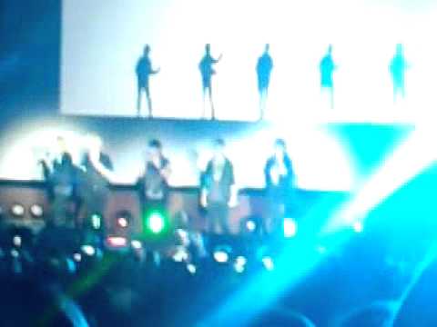 111103 SHINee In London Hello