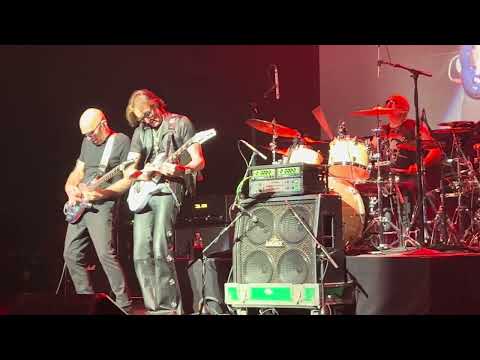 Joe Satriani & Steve Vai ‘You Really Got Me’ cover by the Kinks in Milwaukee, WI USA - 4.23.24