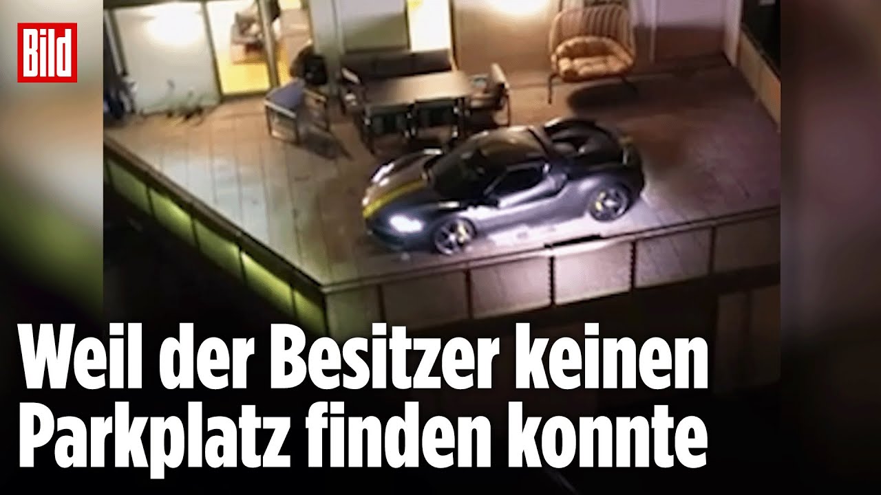 Wien, Österreich: Ferrari parkt auf Wohnungsterrasse