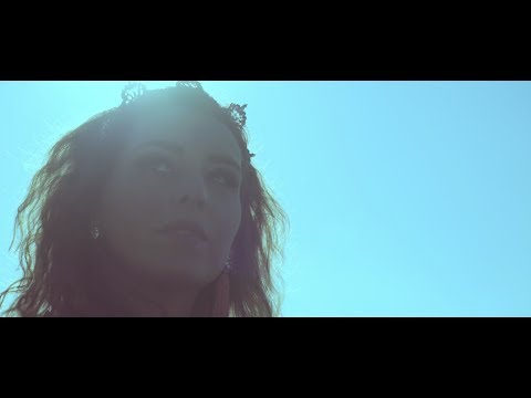 CocoTia - Ez a Perc (Official Video)