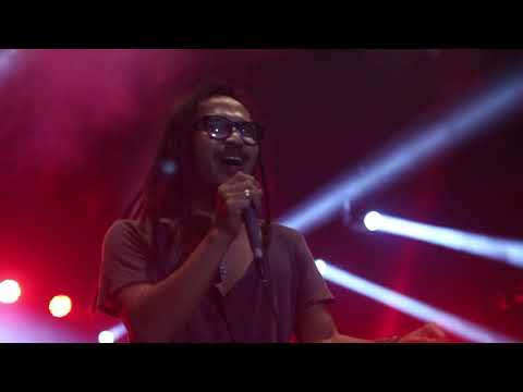 Ipang Lazuardi Ft Tony Q Rastafara - Ada Yang Hilang (Live At Stadion Persib Bandung)
