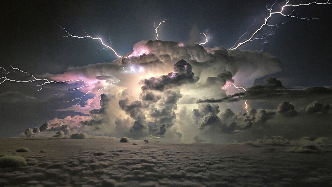 Pilot Flies Into Thunderstorm