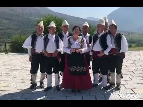 Grupi “Epirotët”. Kënga: Dola me yll të Karvanit. Teksti: Kastriot Lamaj.
