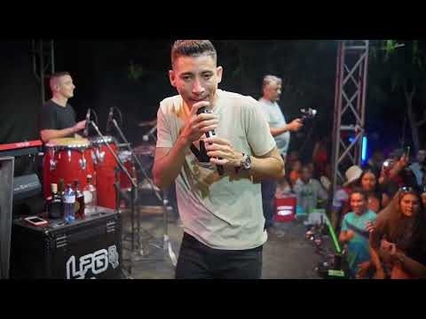 Lovezinho Na Roça - Os Feras Do Pizeiro Ao Vivo