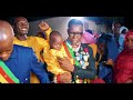 20 Mai 2024 Le Député Salmana Célèbre Sa Médaille à Maroua Avec L Artiste Bello Mokas