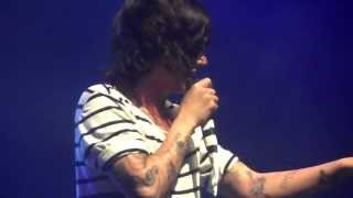 Sleeping with Sirens - Alone (New song) Featuring MGK (Live in London)
