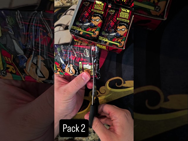 Vídeo relacionado con DC Comics Teen Titans Go - Mochila para niños pequeños, correas acolchadas de 15 pulgadas y compartimento con cremallera, poliéster ligero y duradero, perfecta para preescolar y jardín de infantes