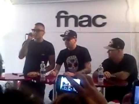 Club Dogo a Torino 5 giugno Fnac ( gru )