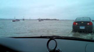 preview picture of video 'Driving in the Red River flood 2011'