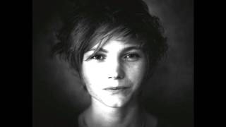 Ulrik Munther - Soldiers Lyrics