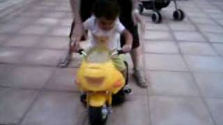 Montando en moto