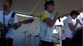 IM5 &quot;Everything About U&quot; acoustic Halloween Town Fair