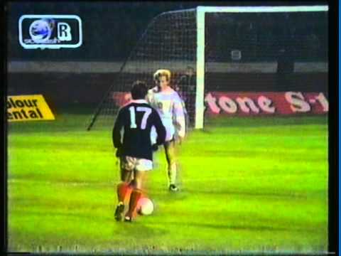 1977 (September 21) Scotland 3-Czechoslovakia 1 (World Cup Qualifier).mpg