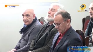 Փաշինյանի հրաժարականը պահանջող մտավորականները հանդիպել են գյումրեցիների հետ