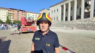 Crolla una parte del Tribunale di Bolzano, i vigili del fuoco: «Abbiamo pensato a un attentato»