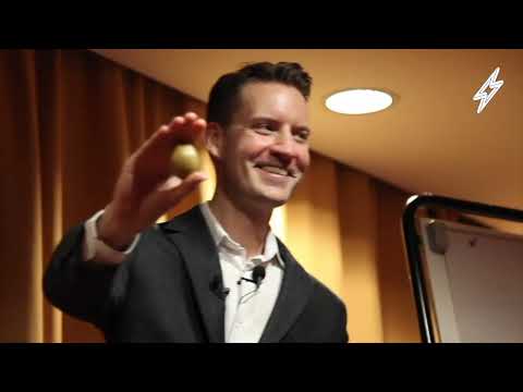 Christopher Howell | Speaker on Creativity and Innovation Using Magic