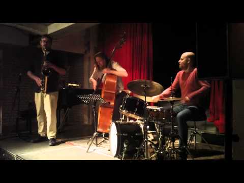 Johannes Enders Trio Mondvogel -  Little Drummer