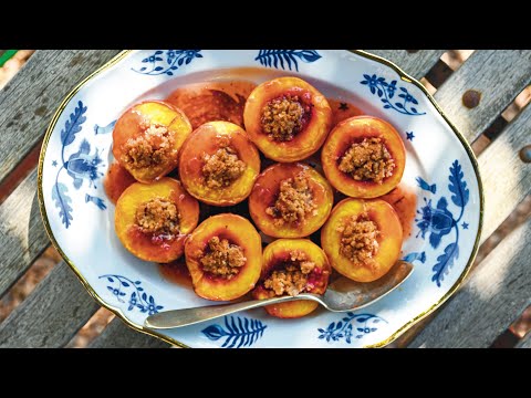 WOW Your Guests - Amaretti Baked Peaches for your next dinner party