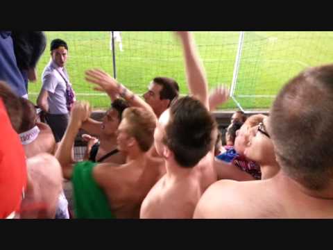 ROYAL MOUSCRON PERUWELZ - R. ANTWERP FC. 07/09/13 Ambiance dans la tribune