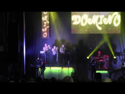 Orquesta Dominó. El Carmen 2015 en Barcia. Richard canta por Antonio Molina.