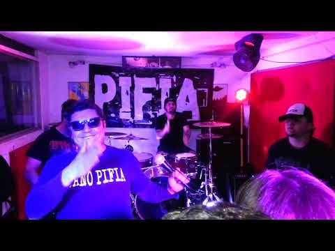 Pifia -lejos de aqui- Casa animal