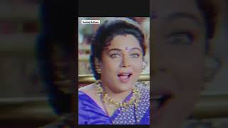 Download lagu Mera naam mum mum mu /karisma kapoor #shots mp3
