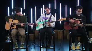 Wallows- pictures of girls (acoustic)