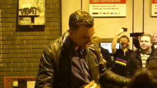 Jon McClure from Reverend & the Makers performs on the street (Kings Cross) post-Scala, 10.5.2012