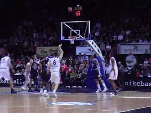 02 19-01-08 BCO-Bologna bis - Sam Van Rossom dropt een BOOOO