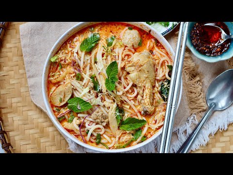 QHAUB POOB [Khao Poon]: Coconut Curry Chicken Noodle Soup