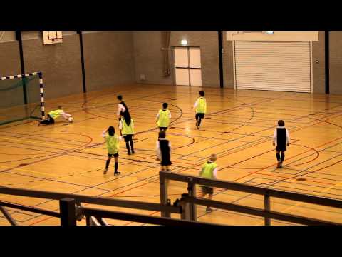 VVZA Silvestertoernooi 2013 - Luc hits post