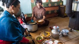 Butter Tea and Sustainable Bhutanese Food at Wangdue Ecolodge, Bhutan (Day 17) - YouTube