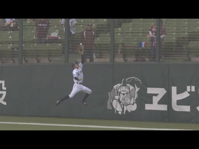 【4回表】ライオンズ・米野が果敢に大ジャンプ!! タイミングもばっちり!! 2015/4/14 L-E