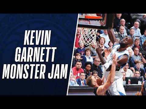 Kevin Garnett Throws Down a Monster Jam!