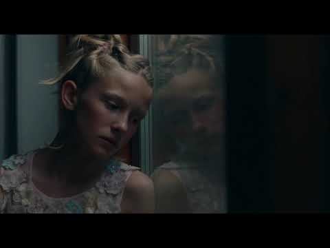 Совершенно нормальная семья - трейлер