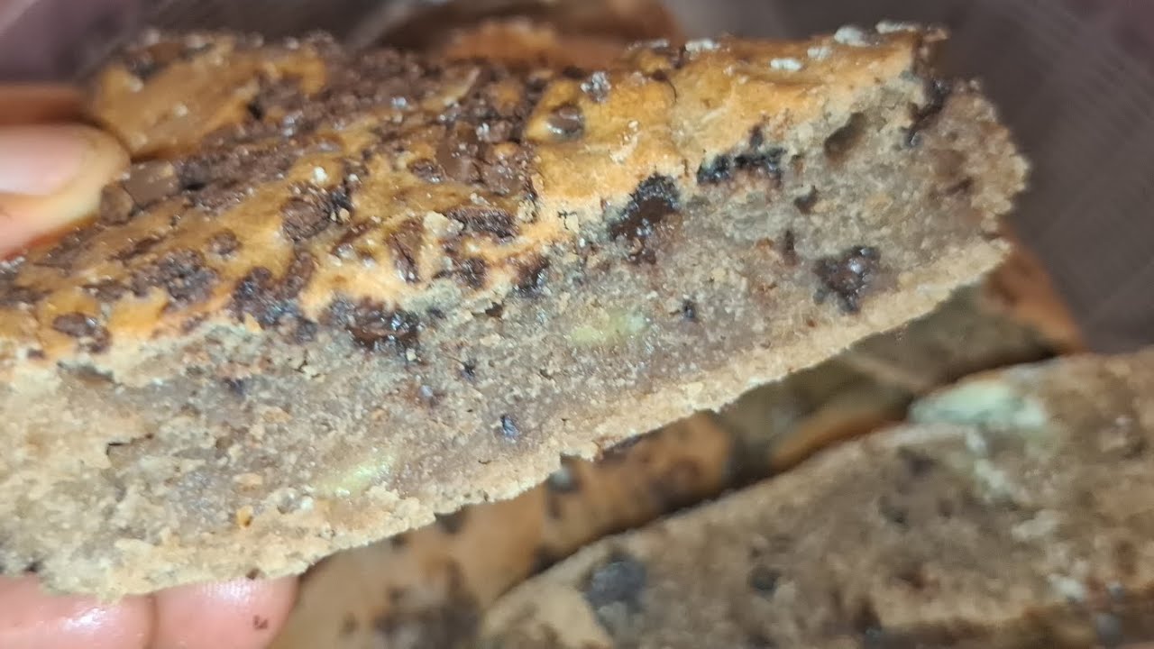 THE BEST CHOCOLATE BANANA CAKE ON THE INTERNET | GATEAU BANANE AU CHOCOLAT 😋 