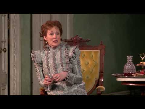 The Little Foxes: Laura Linney as Birdie