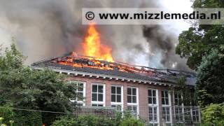 preview picture of video 'Zeer grote brand verwoest de Bos en Duinschool in Bloemendaal basisschool'