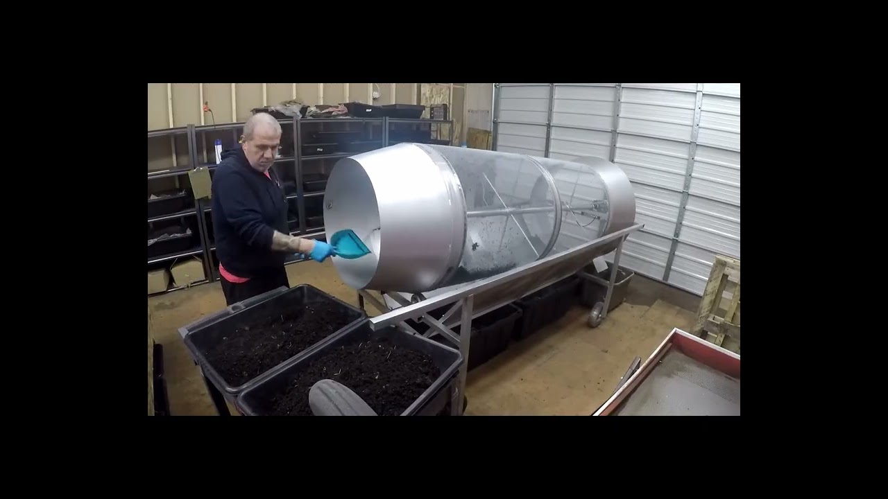 Earthworms Separating by either Trommel or Shaking Deck