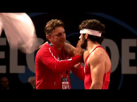 BRONZE GR - 82 kg: B. KOVACEVIC (SRB) v. M. KISMONI (HUN)