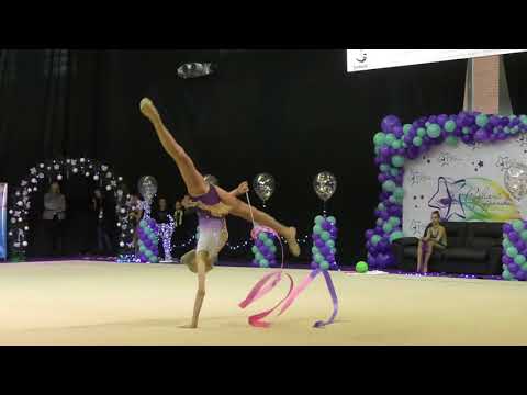 Бізіна Олена 2005 стрічка