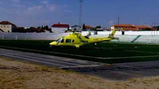 preview picture of video 'Descolagem do Helicóptero do INEM'