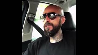 La historia De La Pelotona Y El Arte Del Engaño de Cartel de Santa.