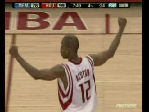 Carl Landry posterizes Kwame Brown