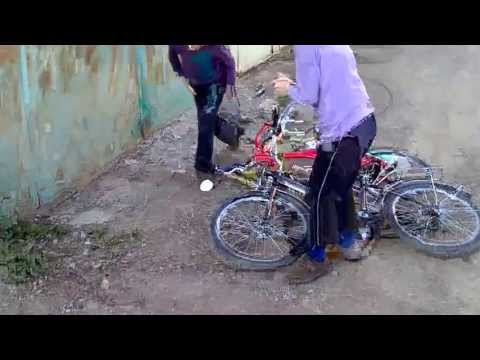 twins in bicycle crush