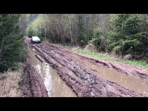 VW Golf Alltrack offroad performance on mud