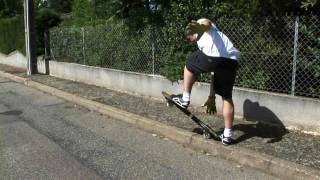 preview picture of video 'Parodie pub Skateboard Super-Dingo'