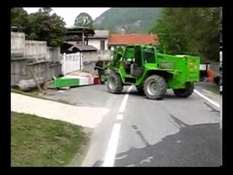 COAZZE: SI MONTA IL TOTEM TRICOLORE NEL PAESE NATALE DI MOLINARI