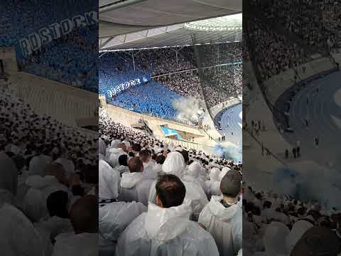⚓⛵ #Hansa Fans mit #Pyroshhow beim Auswärtsspiel im Berliner Olympiastadion 🔥 #AFDFCH #Ultras #Pyro
